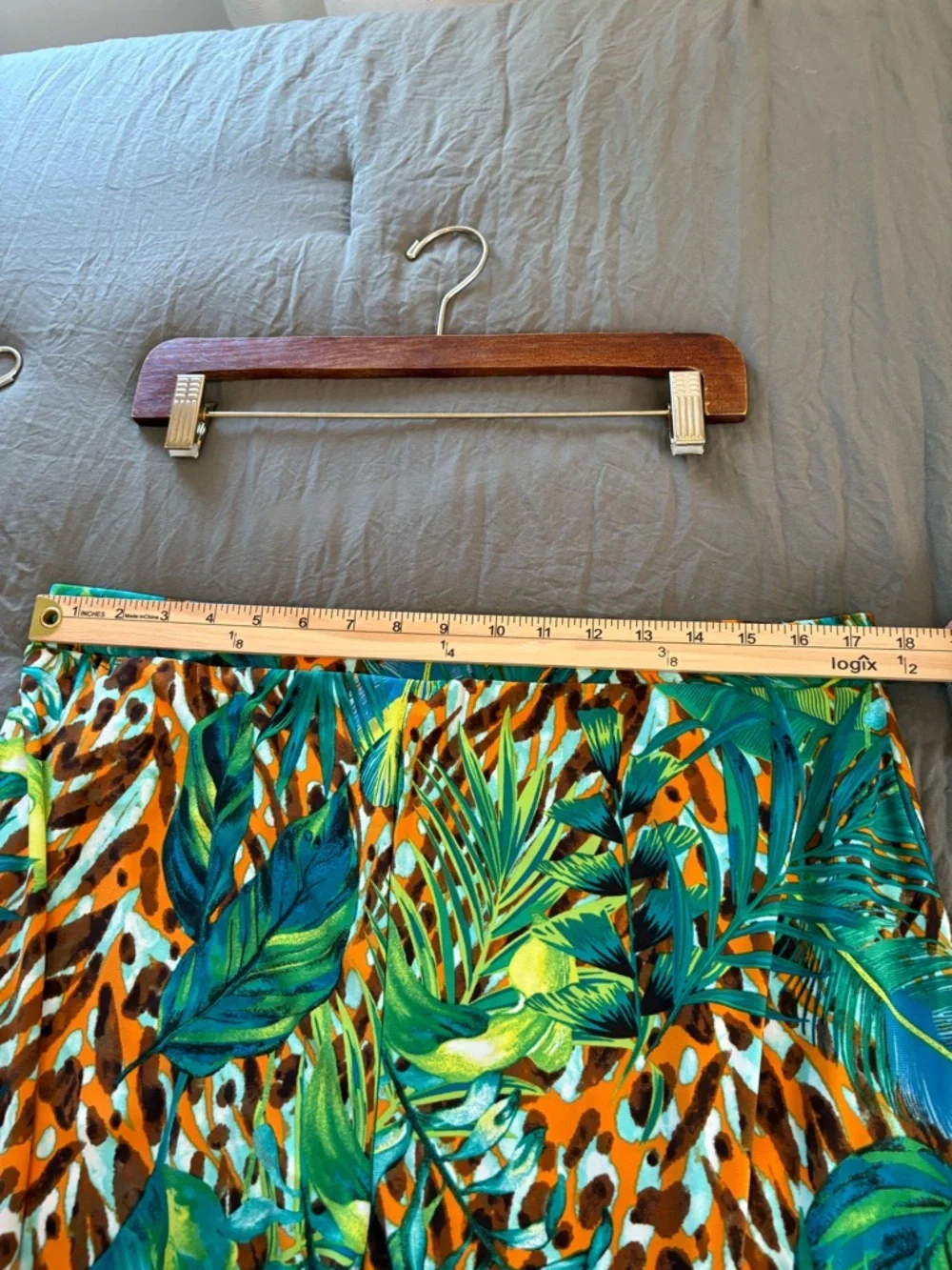 Attitudes by Renee Tropical Jersey Knit Two Piece Set. Size LP. - Picture 14 of 16